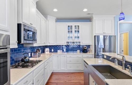 Bayside House | Family Friendly Bayside Villa- Sleeps 17- Pond View- 6 Bedroomn