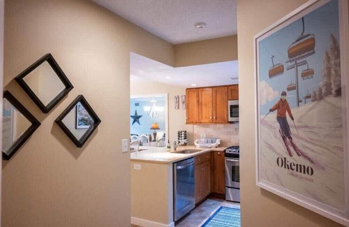 Ludlow Condo | Family-Friendly Condo at Okemo w/Fireplace
