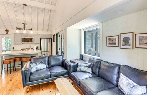 Dadeville Cabin | Family-Friendly Dadeville Cabin w/Hot Tub & Porch