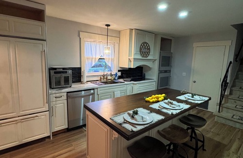 Ballston Spa House | Family Friendly House <10 min to SPAC Racino, Downtown Saratoga. Spring on site