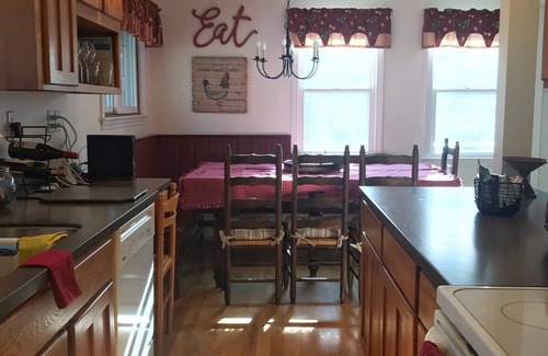 Ludlow House | Family Friendly Home Close to Hiking, Lakes and Restaurants