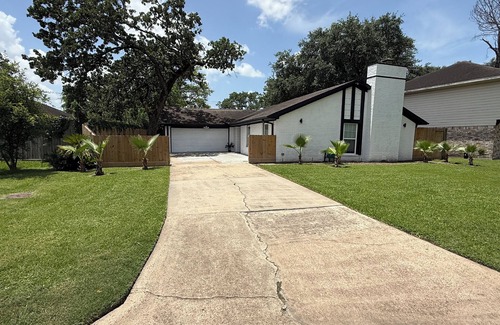 Houston House | Family-friendly home in the heart of Houston.