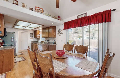 Groveland House | Family-friendly home with deck, stainless steel appliances, & spacious yard