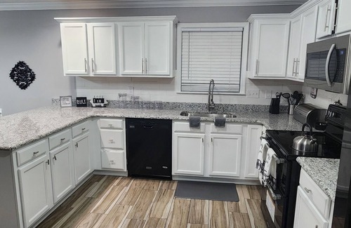 South View House | Family Friendly Home Mintues from the Airport