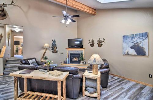 Estes Park House | Family-Friendly Home with Hot Tub 1 Mi to Dtwn