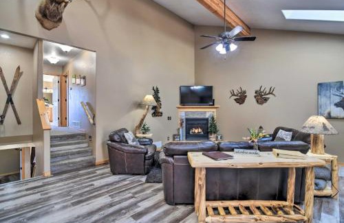 Estes Park House | Family-Friendly Home with Hot Tub 1 Mi to Dtwn