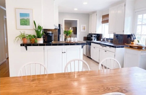 Salinas House | Family Friendly Homestead + 2 Aquarium Passes located 25 minutes from Monterey