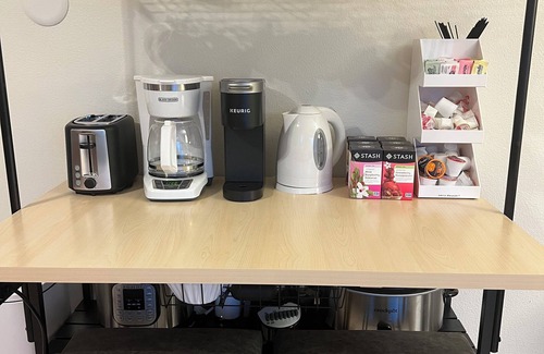 White City House | Family Friendly! Hot Tub, 5 Luxury King Beds, Fire Pit, Skiing & Hiking Close