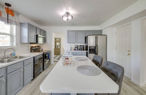 Wayne House | Family-Friendly Indianapolis Home w/Fenced Yard