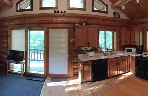 Winthrop Cabin | Family Friendly Log House, right on the Methow Valley Ski Trail