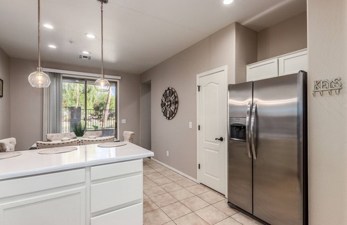 Alta Mesa House | Family-Friendly Luxury Getaway ~ Sleeps 12, Near Golf, Lakes & Festivals