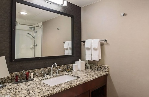 Nashville Hotel | Family Friendly Property in Nashville! Pets Allowed, Parking, Shuttle!