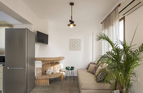 Livadi Villa | Family Friendly Property with Private Pool & Sea views, only 1 km to the Beach!