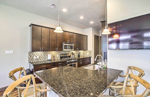 Spring House | Family-Friendly Spring Townhouse w/Backyard!