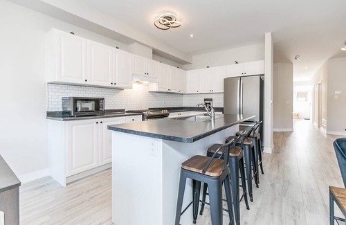 The Blue Mountains House | Family-Friendly Townhouse close to Blue Mountain