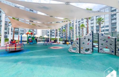 International City Apartment | Family-Friendly Urban Escape l Pool & Gym