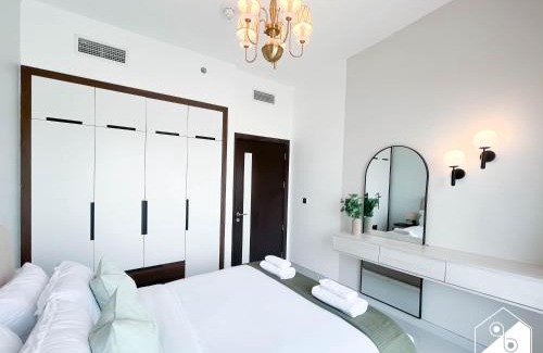 International City Apartment | Family-Friendly Urban Escape l Pool & Gym