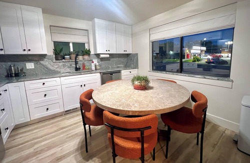 Downtown Salt Lake City House | Family friendly! Hot Tub, 3 King Beds. Fire Pit. Minutes to airport/downtown.