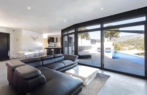 Lloret Town Center Villa | Family-friendly villa in Lloret de Mar with private pool