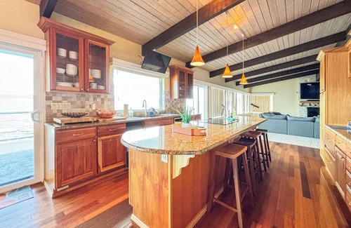 Potlatch House | Family-Friendly Waterfront Escape on Hood Canal – Now with Lower Fall Rates!