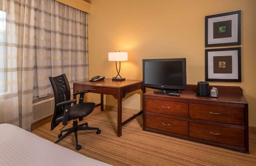 Durham Hotel | Family fun at Weaver Street Park! 3 Pet-friendly Units, FREE Parking, Pool!