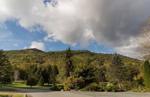 Mill Ridge Cabin | Family Fun Cabin Great Location Pool & Tennis