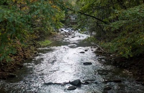 Mill Ridge Cabin | Family Fun Cabin Great Location Pool & Tennis