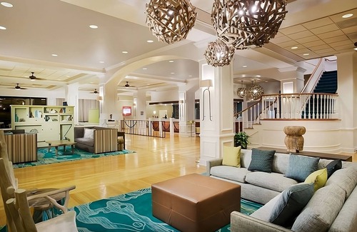Lake Buena Vista Hotel | Family Fun: Disney Springs Across, Shuttle to Parks, 2 Comfortable Units
