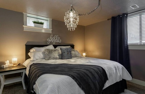 Ogden House | Family Fun | Hot Tub | Games | 2 Kitchens | Pets