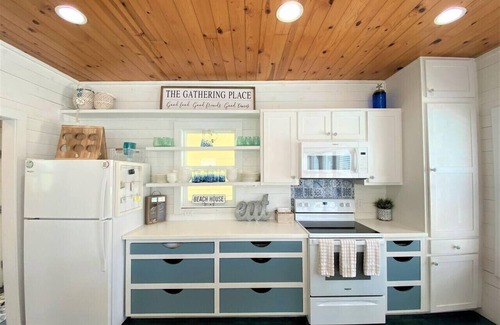 Port Aransas House | Family Fun in a Gated Community: Cornhole, Washers, and a Pool Just Steps Away