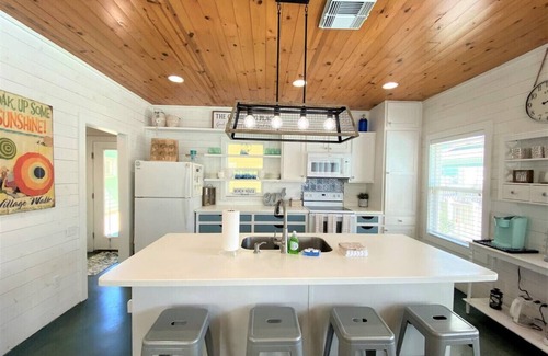 Port Aransas House | Family Fun in a Gated Community: Cornhole, Washers, and a Pool Just Steps Away