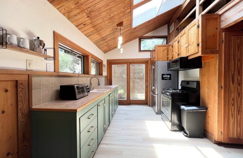 Dripping Springs Cabin | Family Fun Outdoor Escape Texas Cabin 5min DT Dripping Springs