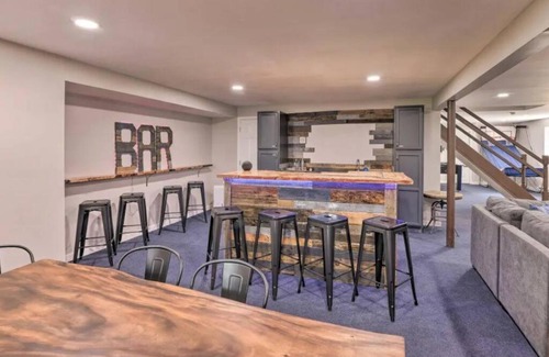 Albrightsville House | Family fun with Hot Tub and EV charger at the Duck Inn