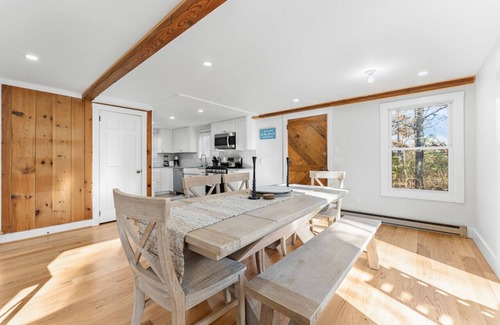 Vineyard Haven House | Family Getaway Walkable to Town