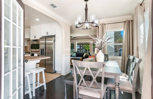 Riverside House | *Family Getaways* Charming Pool Home by Downtown