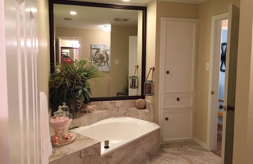 Lakewood Hills House | Family Haven - Space Galore 4.5 bedroom 10 beds, 3/4 Acre