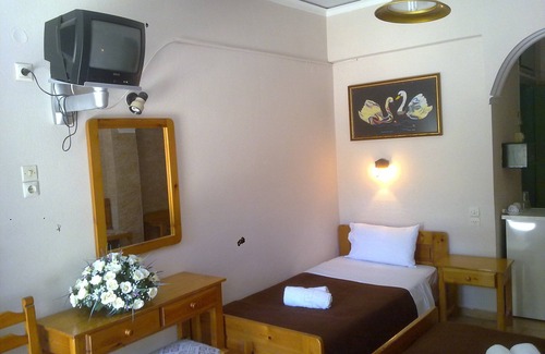 Matala Bed & Breakfast | Family Holidays in Matala South Creta since 1987 !!!