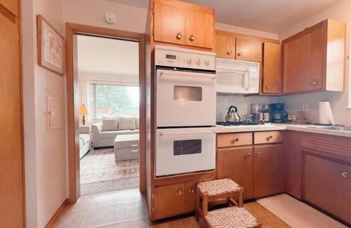 Willowick House | Family Home Across from Park & Pool Access