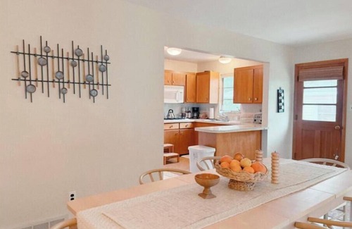 Willowick House | Family Home Across from Park & Pool Access