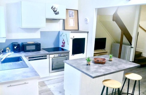 Sens Apartment | Family Home