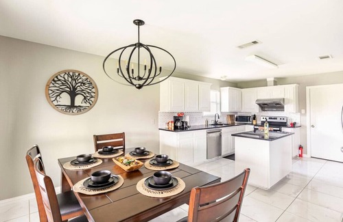 Southeast Arlington House | Family Home| Large Patio| Game Room| AT&T Stadium