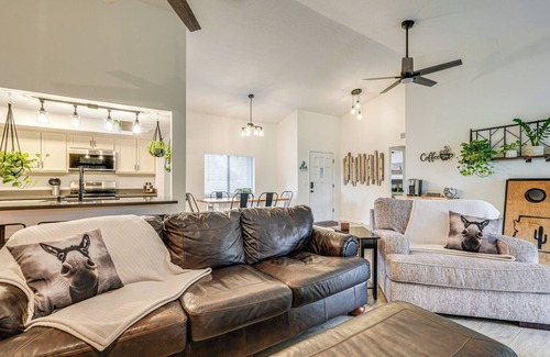 Gilbert House | Family Home on > 2 Acres w/Stables in Gilbert!
