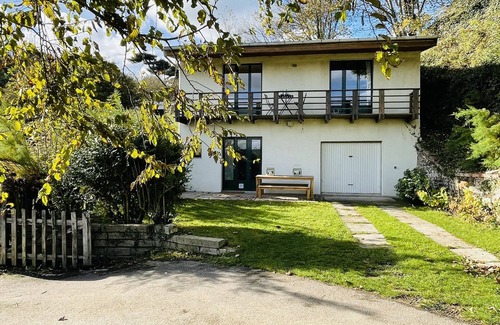 Veulettes-sur-Mer House | Family home: sea view, beach 50m away