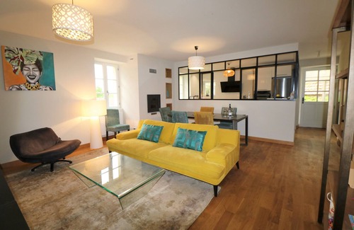Saint-Cyprien House | Family home with enclosed garden and private pool in a peaceful heaven.