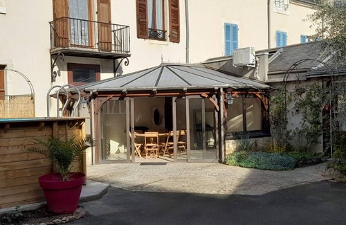 Saint-Gaultier Cottage | Family Home with Private Pool, Wood Stove, A/C & Parking - Central Saint-Gaultier
