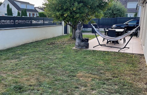 Montry House | Family home with garden, near Disneyland