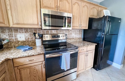 Belleair Bluffs House | Family Home With Heated Pool - 5 Minutes From Beach