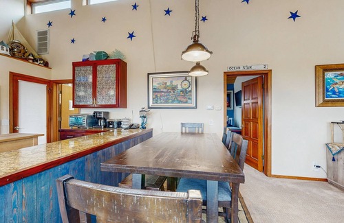 Sea Ranch House | Family home with private hot tub, pool access & game room - dog-friendly