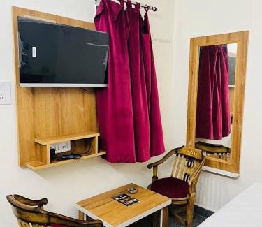 Haridwar Hotel | FAMILY HOTEL - RAJ near railway station