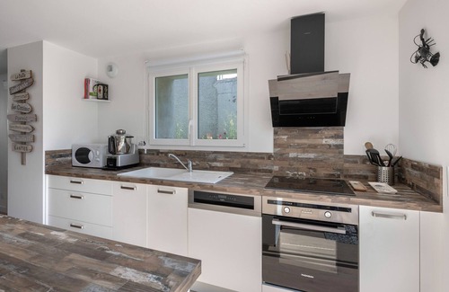 Pornic Ski Chalet | Family house 400m from the sea for 8, Pornic